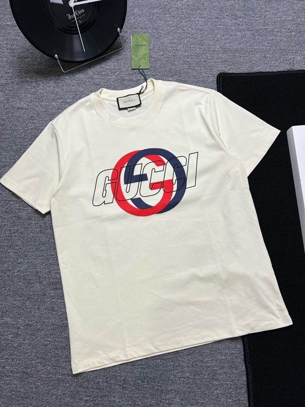 ブランドTシャツ側面デザイン